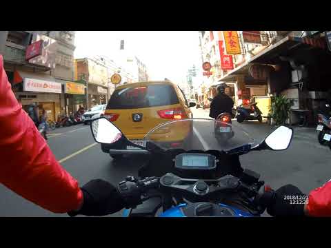 小阿魯日記~嚇到差點閃尿 小黃日常