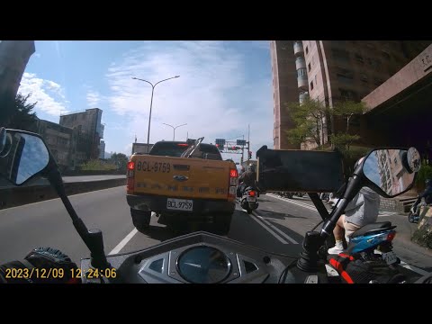 【MHK-8821】變換車道未打方向燈 (已舉發)