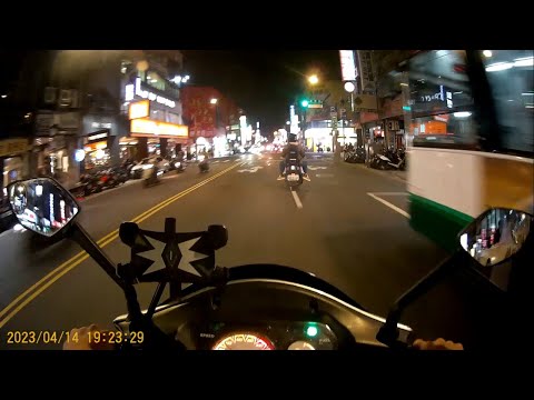 【ADR-8126】變換車道未打方向燈 (已舉發)