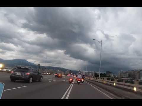 三寶打燈以為就不是違規  