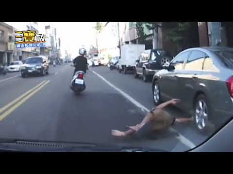 小兄弟，你犧牲自己來懲罰併排停車的行為，讓我肅然起敬