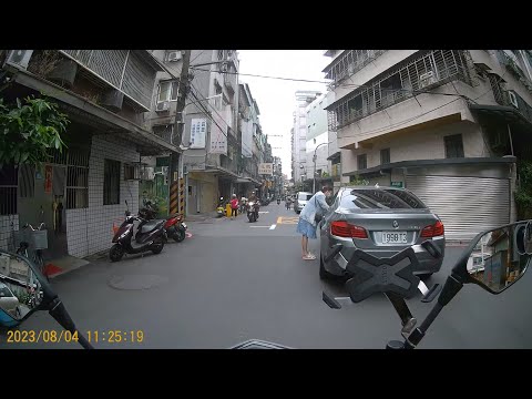 【1998-T3】路口十公尺內臨時停車 (已舉發)