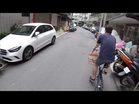 到了路口就是會有提前逆向左轉的三寶