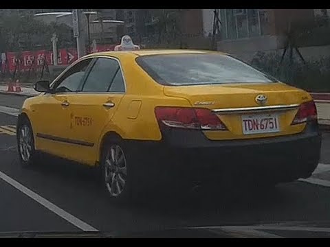 【TDN-6751】計程車號變換車道未依規定使用方向燈