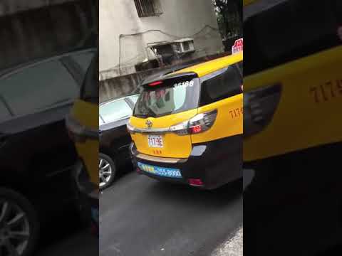 【717-9E】在危險地帶或交通頻繁處倒車