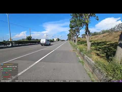 馬路三寶逆向又繞回來問企鵝妹 需要幫忙嗎 Reckless drivers turned around and asked Jinny  if she needed help