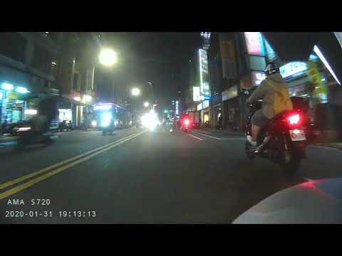 迪爵三寶逆向超車