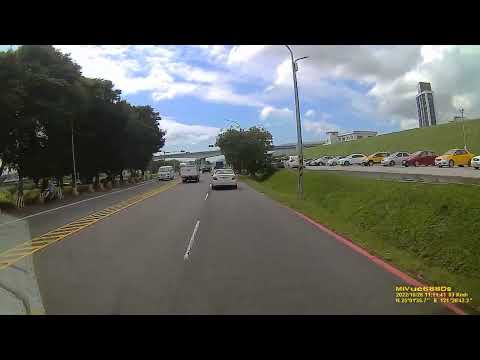 FILE221028 111101F 0 未依規定使用方向燈 traffic violation 〈Pelanggaran lalu lintas〉 交通違反 〔vi phạm giao thông〕