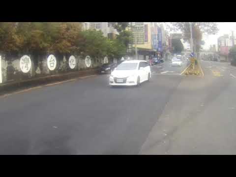 竹山鎮大明路與下坪路路口，三寶的生死一瞬間