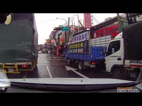 13:59 鶯歌區鶯桃路530號 誇張並排停車