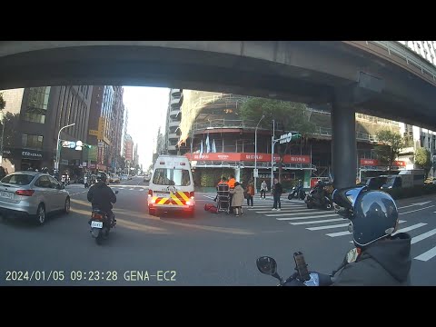 (三寶、事後車禍畫面、停讓行人)