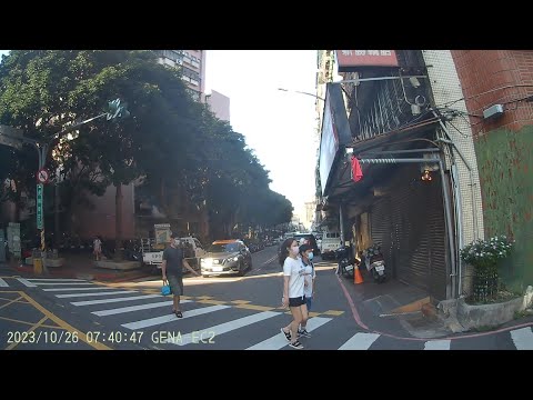 (三寶、停讓行人)