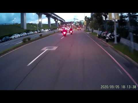 09 05 三寶載孩子自由變換車道