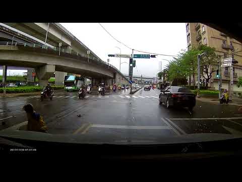 神風特攻三寶逆向撞人