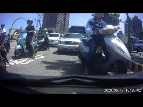 三寶闖紅燈(後鏡頭)