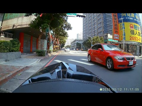 【8638-J2】轉彎未打方向燈 (已舉發)