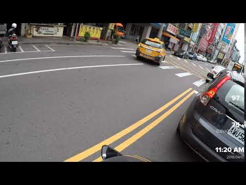 【900-3F】不依規定駛入來車道