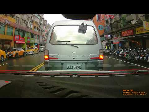 【8765-KC】併排停車,但台灣警察放縱!