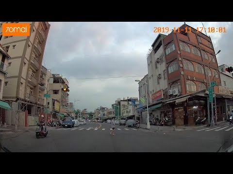 草衙康定路行人悠哉闖紅燈