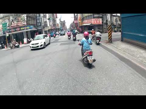 三寶無預警左轉跨雙黃線