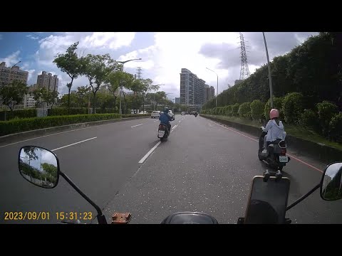 【538-HZZ】變換車道未打方向燈 (已舉發)