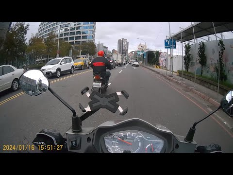 【666-MWB】未依規定使用方向燈 (已舉發)