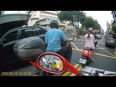 【910-FBM】違規逆向行駛 (已舉發)