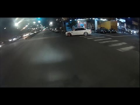 BMW M3亂闖紅燈 三寶