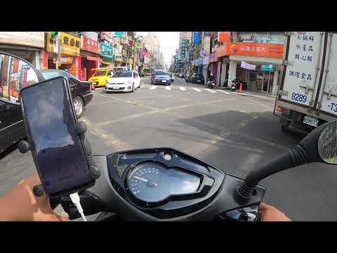 又是一樣路口  華麗的迴轉 華麗的兩個逆向 逆向三寶