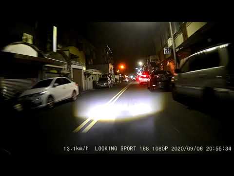 巷口不停的機車