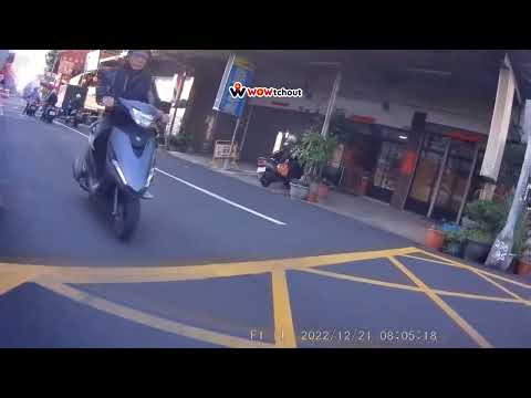 三寶.車禍影片 車禍影片你負責違規，我負責受傷是吧