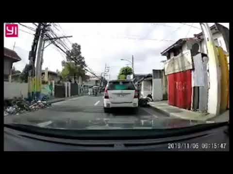 開車門還是先看後面來車
不然遇到三寶就麻煩了