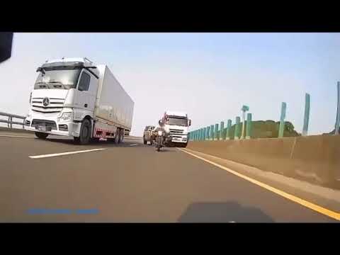 三寶.車禍影片 車禍影片 PK拉