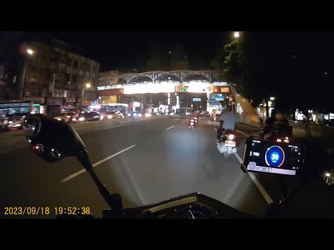 【ADV-5513】變換車道未打方向燈 &  違規跨越槽化線 (已舉發)